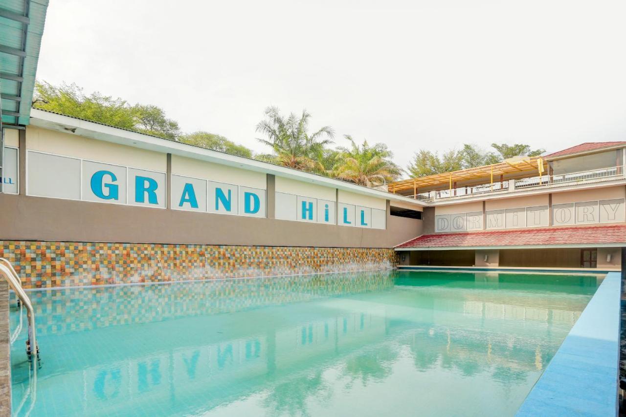 Collection O 90716 Grand Hills Hotel And Resto Banyuwangi  Exterior photo